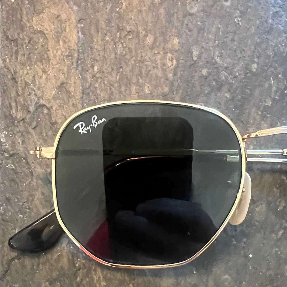 Ray-Ban Gold Frame Sunglasses with Black Lenses - Picture 5 of 9